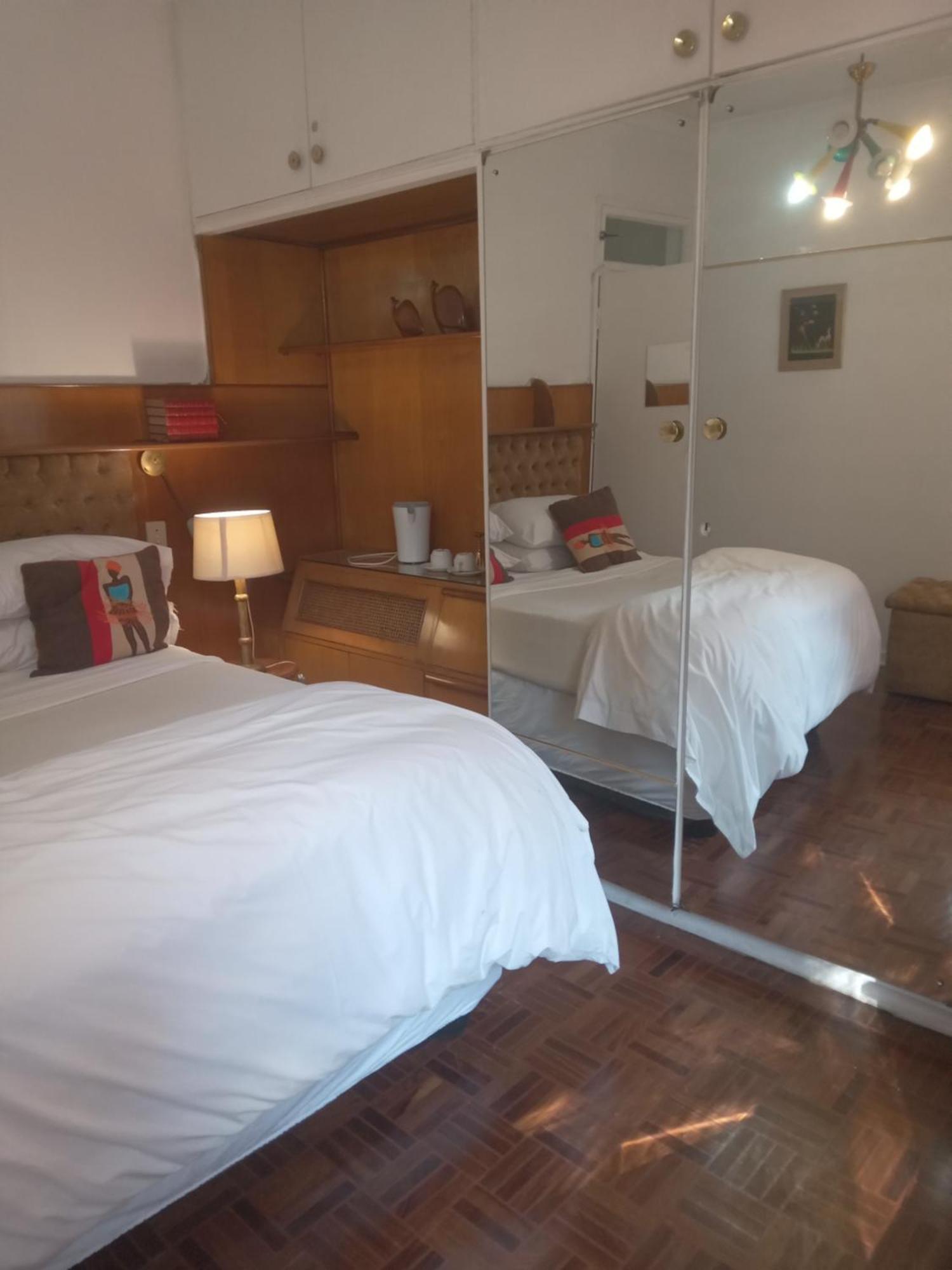 Emerald Guest House Springs 외부 사진