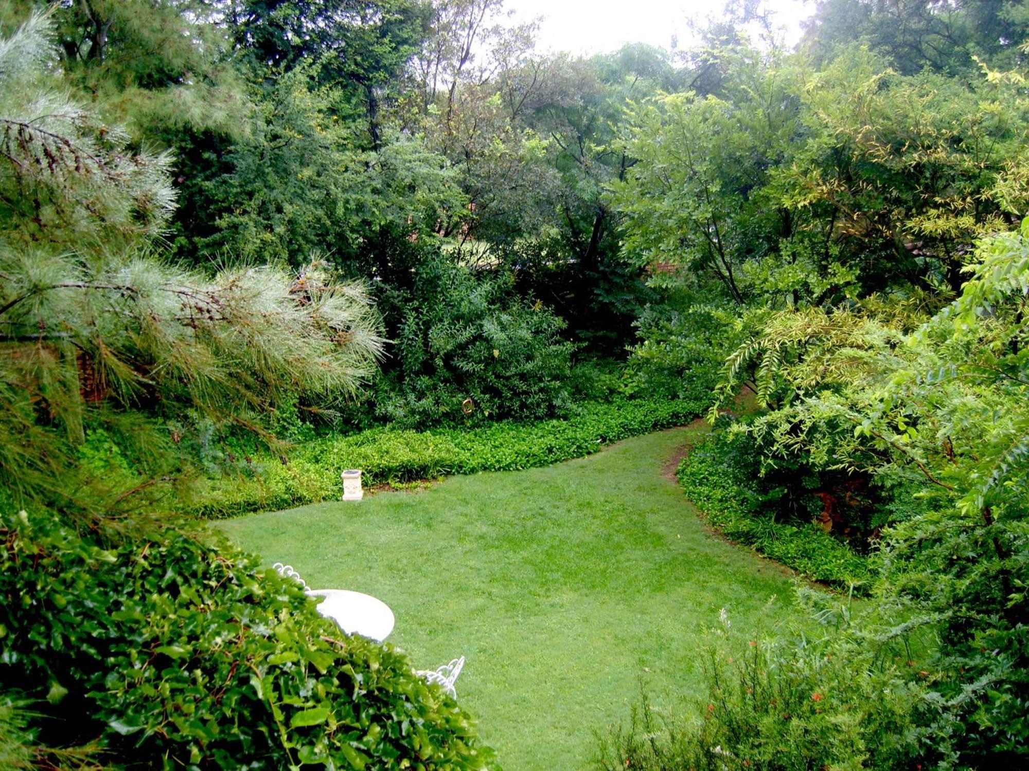 Emerald Guest House Springs 외부 사진