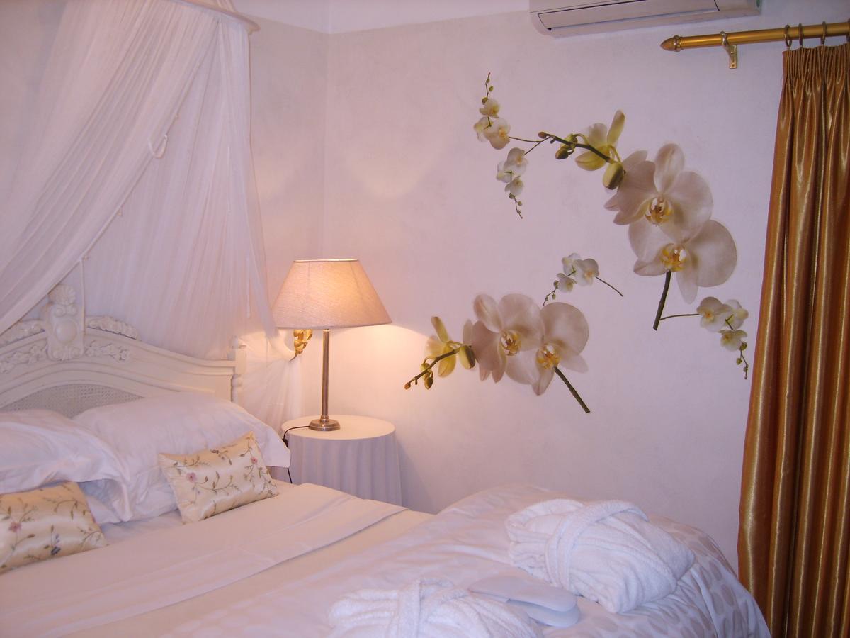 Emerald Guest House Springs 외부 사진